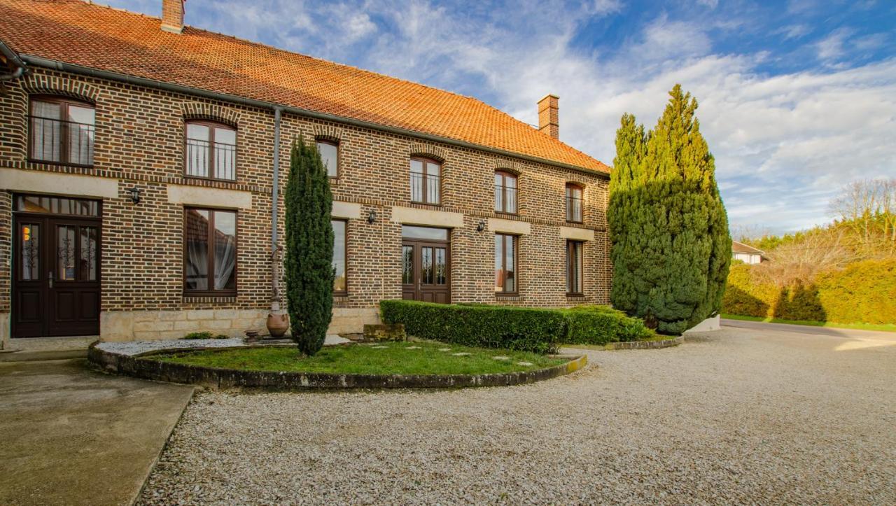 La Chambre D'Amis La Costignieres Montgueux Exterior photo