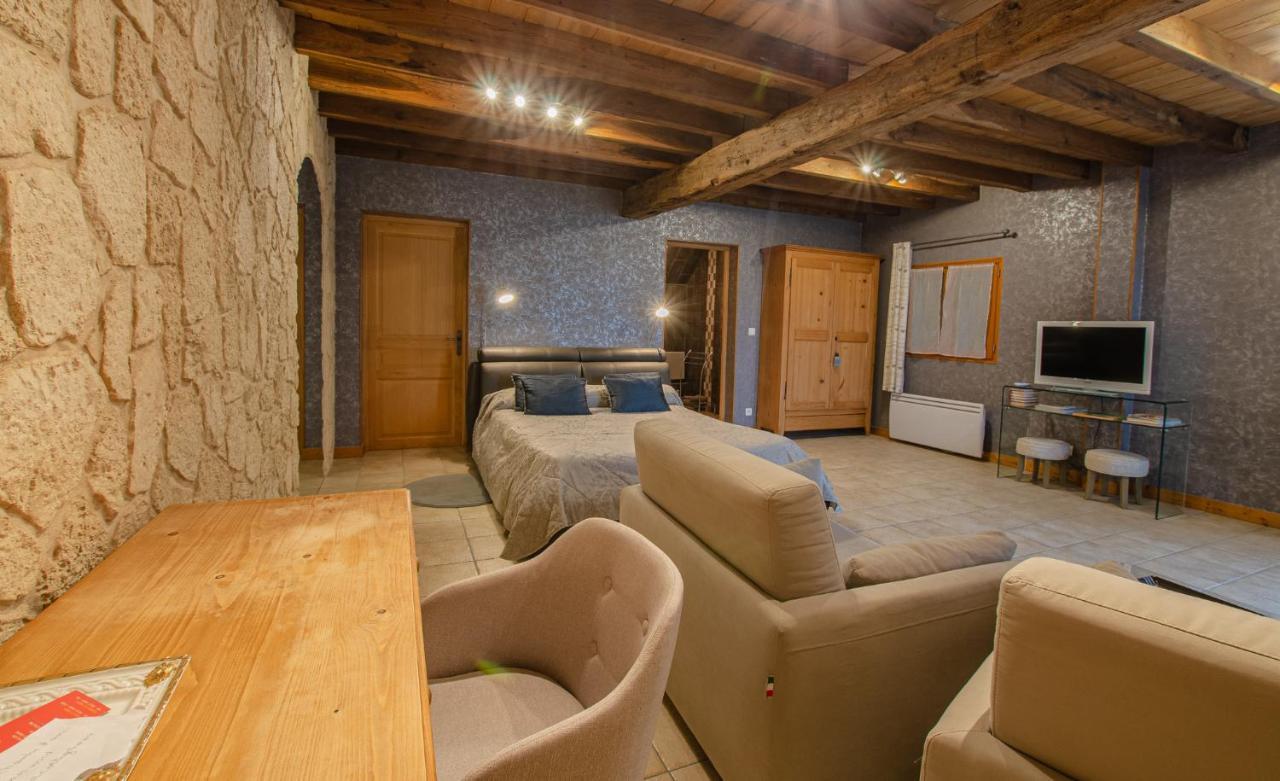 La Chambre D'Amis La Costignieres Montgueux Exterior photo