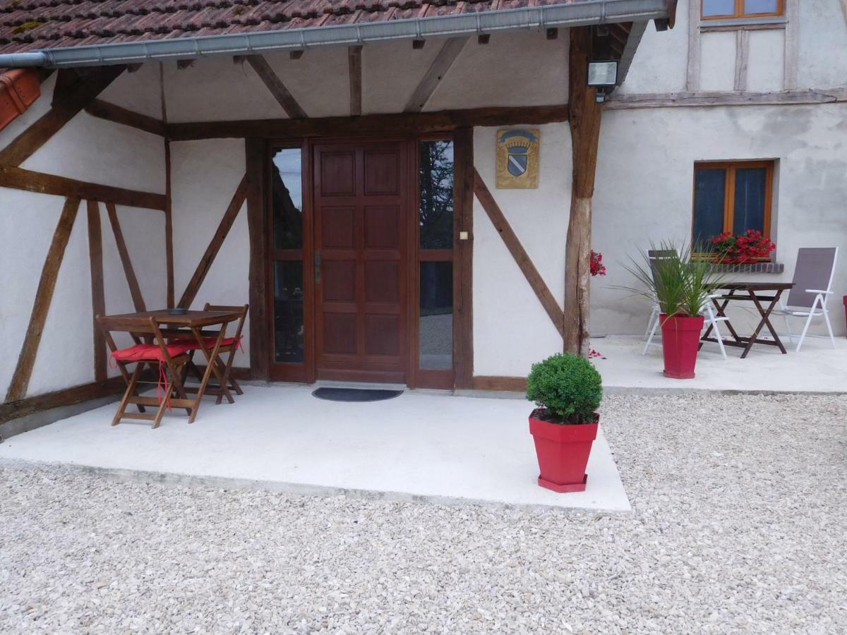 La Chambre D'Amis La Costignieres Montgueux Exterior photo